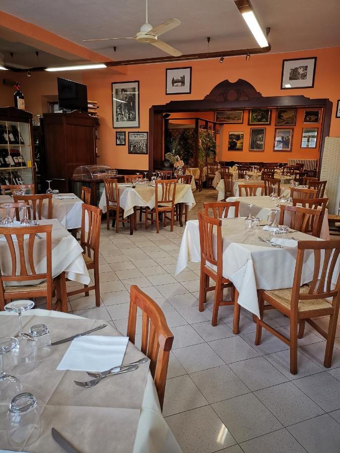 Osteria Dei Locandieri Абадиа Сан Салваторе Екстериор снимка