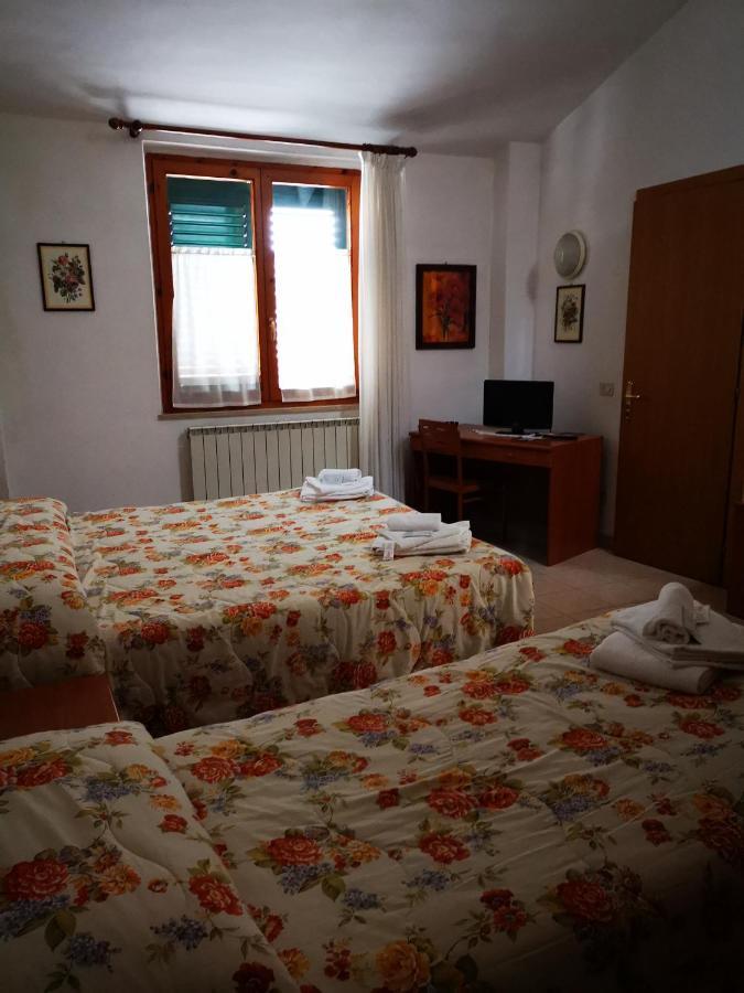 Osteria Dei Locandieri Абадиа Сан Салваторе Екстериор снимка