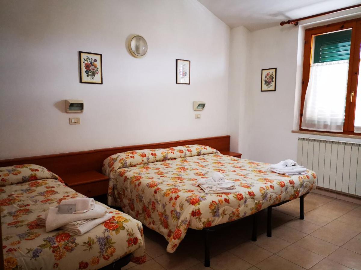 Osteria Dei Locandieri Абадиа Сан Салваторе Екстериор снимка